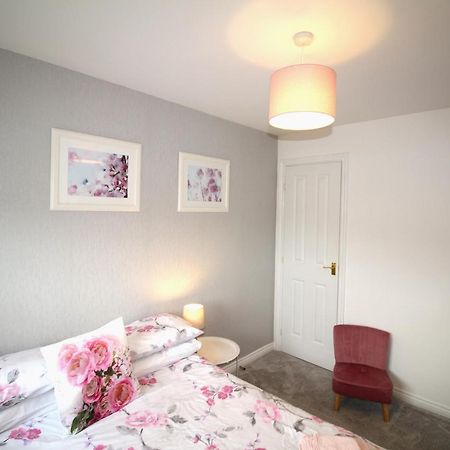 Ashington - 2 Bedroom House - Beautifully Decorated & Furnished - Large Garden מראה חיצוני תמונה