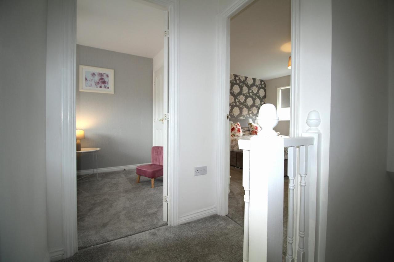 Ashington - 2 Bedroom House - Beautifully Decorated & Furnished - Large Garden מראה חיצוני תמונה