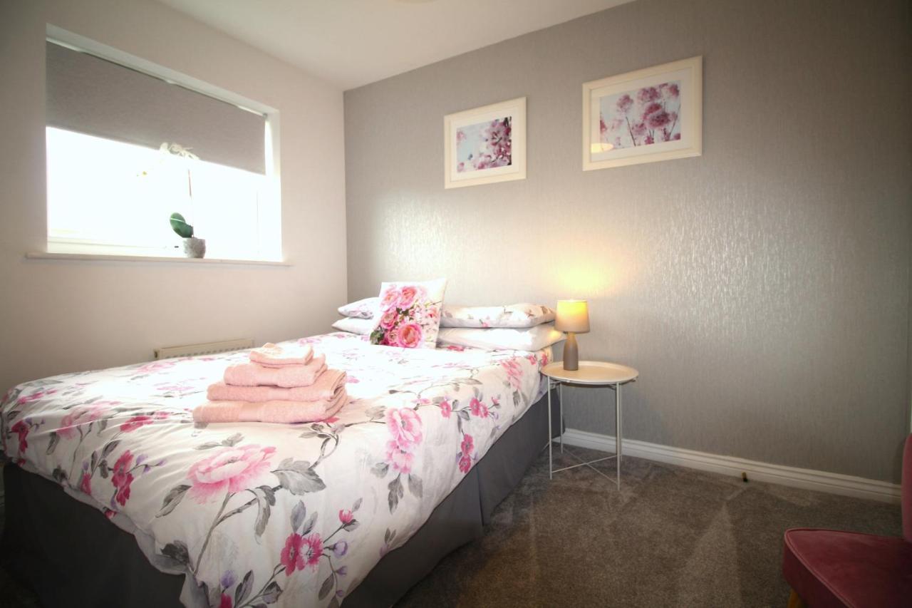 Ashington - 2 Bedroom House - Beautifully Decorated & Furnished - Large Garden מראה חיצוני תמונה