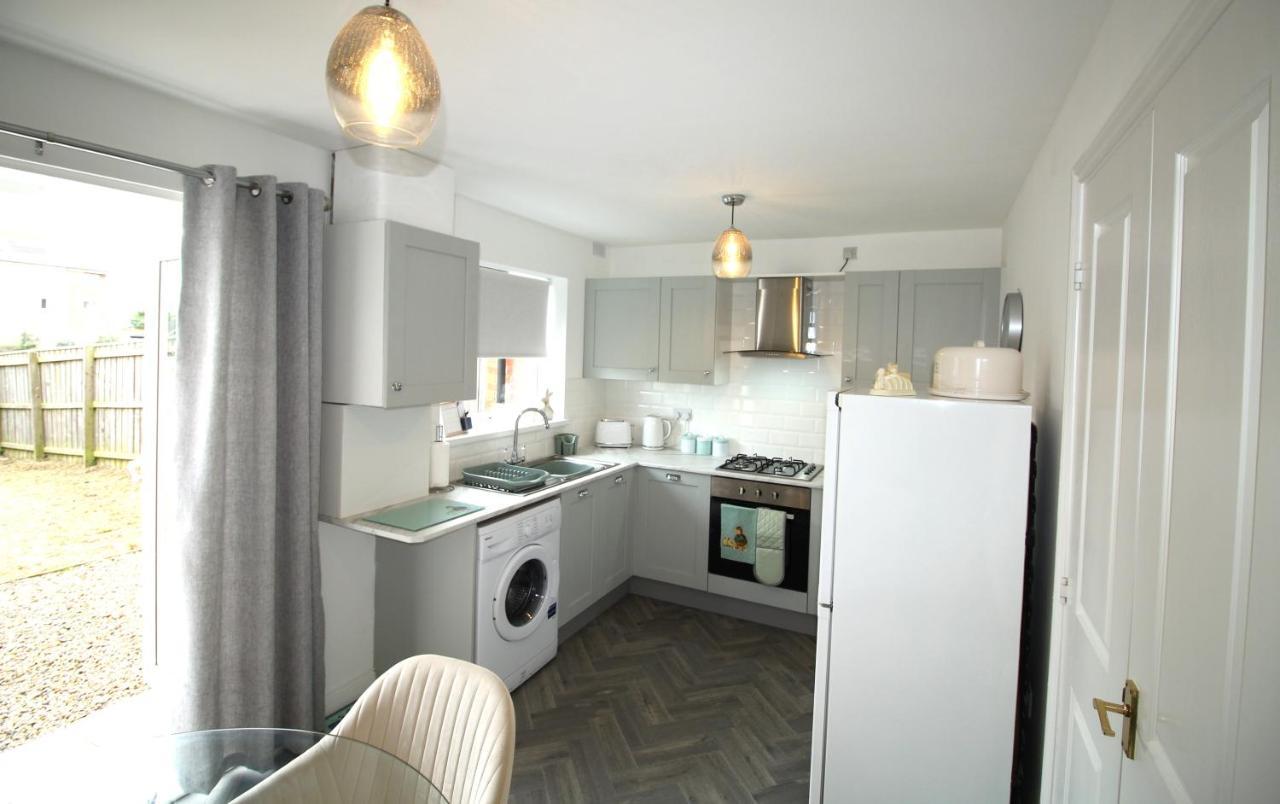 Ashington - 2 Bedroom House - Beautifully Decorated & Furnished - Large Garden מראה חיצוני תמונה