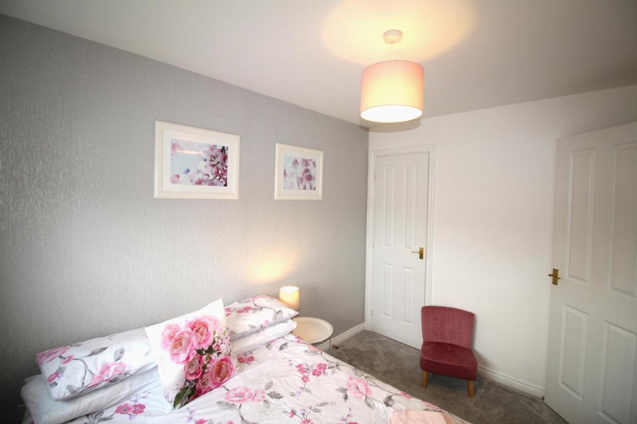 Ashington - 2 Bedroom House - Beautifully Decorated & Furnished - Large Garden מראה חיצוני תמונה